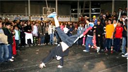 Exhibició de breakdance FOTO: MIQUEL PAGÈS