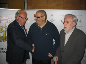 Joan Saura, del Rotary; Jordi Vilamitjana, l'eugenial; i el periodista Narcís-Jordi Aragó en el lliurament del Premi Bonmatí FOTO: EL DIMONI