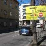 Una imatge de dijous al matí, a la Rodona, a la avinguda Sant Narcís / carretera Santa Eugènia amb els nous rètols FOTO: EL DIMONI