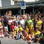 Imatge de família del bateig laic dels capgrossos eugeniencs FOTO: EL DIMONI