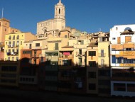 Una paella a la galeria interior de can Lloret de la plaça de la Independència i aquesta vista... FOTO i PEU DE FOTO: JORDI VILAMITJANA