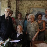 El regidor Eduard Berloso ha visitat Francesc Alcàcer al seu domicili per felicitar-lo en nom de Girona FOTO: AJGIRONA.CAT