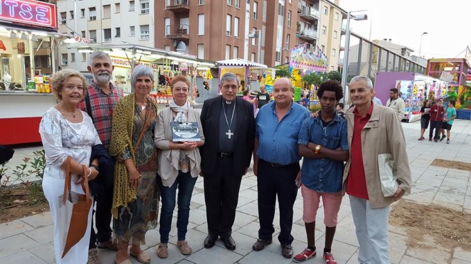 El pare Abat de Montserrat, l'eugenial Josep Maria Soler, envoltat d'eugeniencs a la frontissa, moments abans de pronunciar el seu pregó