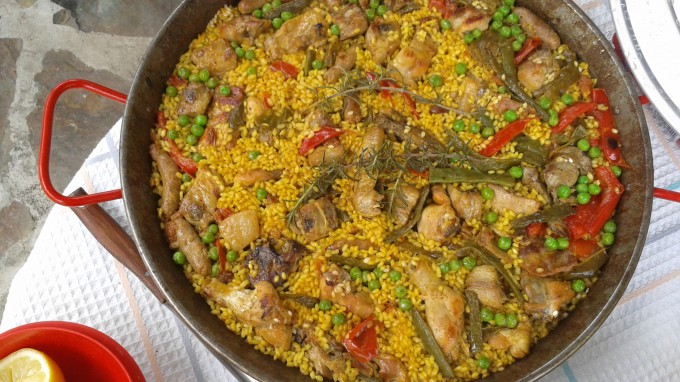 Paella de la Rodona o fideuà a l'Auditori? FOTO: EL DIMONI