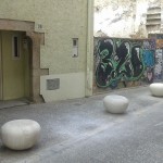 Una imatge dels "bolets" del "nou" carrer de Baix del barri vell de Santa Eugènia FOTO: A.P.