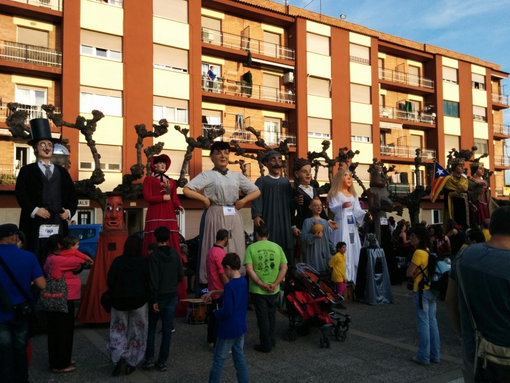 En Vicenç i Na Gènia ja formen part de la família gegantera portant el nom de Santa Eugènia de Ter per tot Catalunya FOTO: COLLA