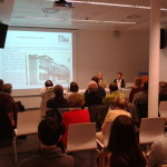Instantània de l'acte celebrat a la Biblioteca Salvador Allende, a càrrec de la família Romero-Garganta FOTO: EL DIMONI
