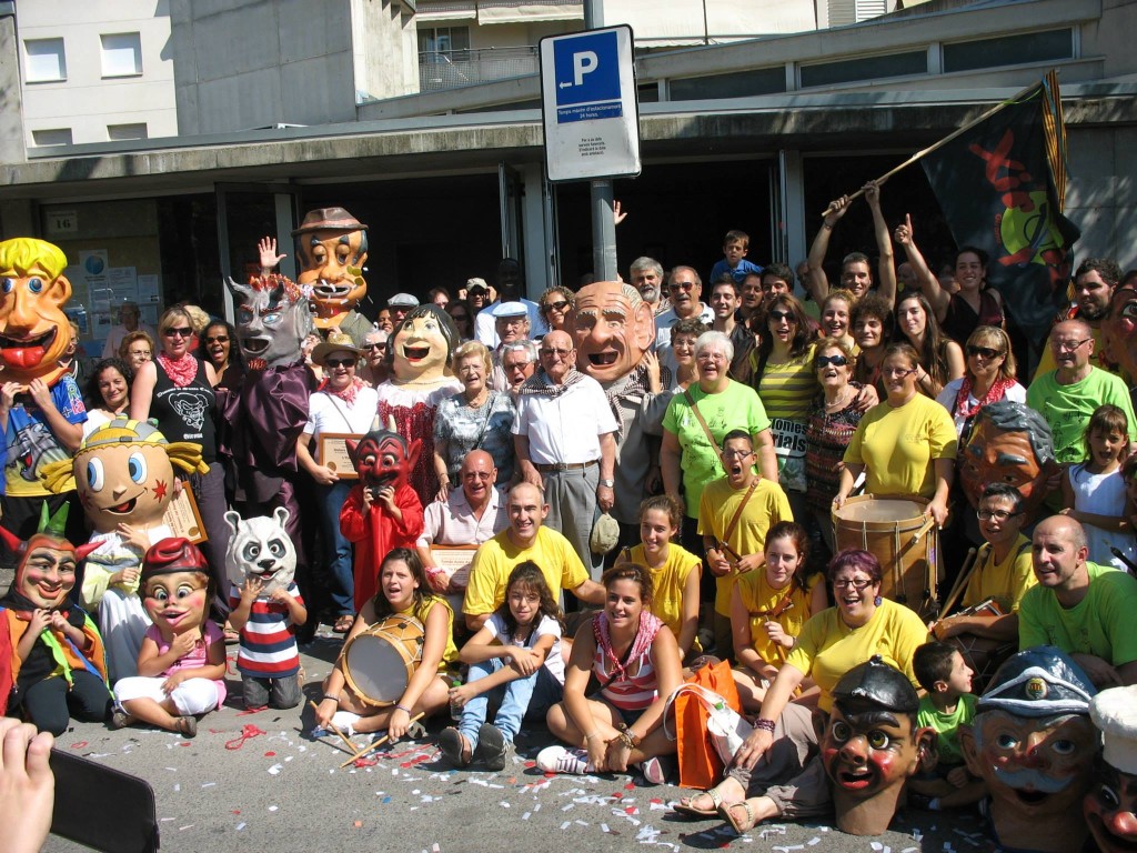 Tot el poble amb en Tomàs Ayala FOTO: ELDIMONI.COM