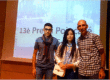 Els alumnes El Mahdi Beddidi i Liqun Chen amb Berenguer Sabadell, el seu tutor FOTO: ELS MIL I PICO