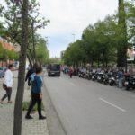 Caravana de quatre furgons de la policia nacional davant del pavelló de Santa Eugènia de Ter FOTO: ELDIMONI.COM