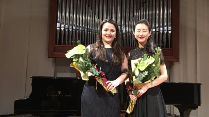 Laura Ruhí (esquerra) va estar acompanyada per la pianista Soojeong Joo FOTO: JOFRE FERRER i PUMAROLA