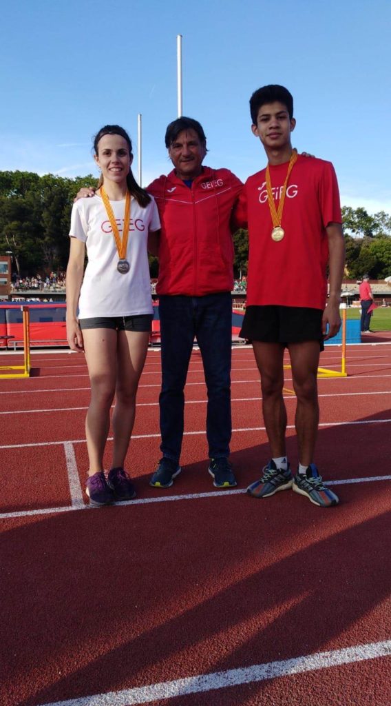 Irene Batlle, Josep Maria Badosa (entrenador) i Josué Canales FOTO: GEiEG