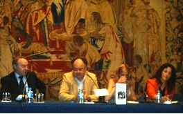 Cossetània Edicions, la Diputació de Girona i la Fundació Caixa Girona van presentar, el 29 de juny de 2007, Contra l'invasor a la Fontana d'Or. La presentació va anar a càrrec de Josep M. Figueres, director de la col·lecció Memòria del Segle XX; Lluís M. de Puig, biògraf i estudiós de Carles Rahola; i Antoni Solà, diputat. També hi van intervenir Lídia Traveria i Rosa M. Oliveras, les quals han fet la cura de l'edicióFOTO: EL DIMONI