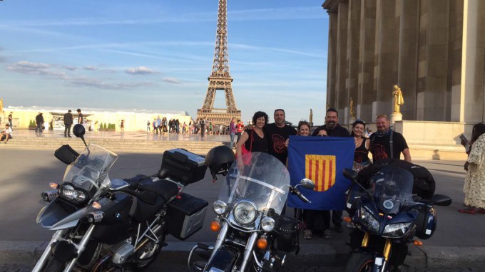 Visca el Dimonis i les Dimònies! Visca Santa Eugènia de Ter! Visca París!