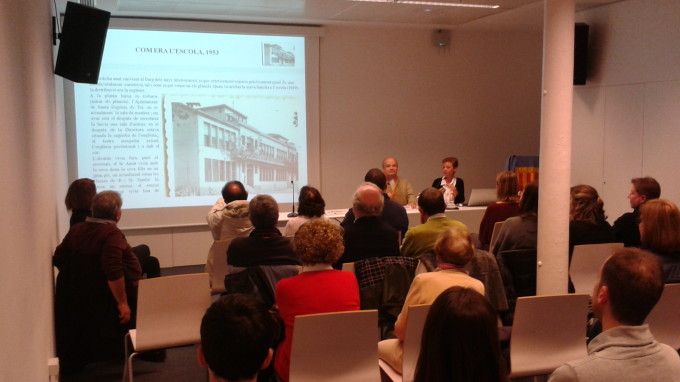 Instantània de l'acte celebrat a la Biblioteca Salvador Allende, a càrrec de la família Romero-Garganta FOTO: EL DIMONI