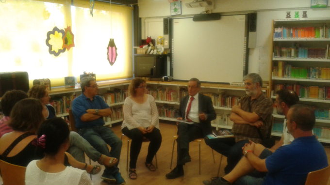El Defensor de la ciutadania de Girona Ramon Llorente a la biblioteca Montfollet FOTO: ELDIMONI.COM