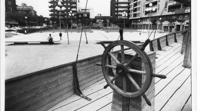 El timó del 'barco' de la plaça de Santa Eugènia, dissenyat per l'arquitecte municipal Josep Duixans FOTO: CRDI / ARXIU MUNICIPAL GIRONA