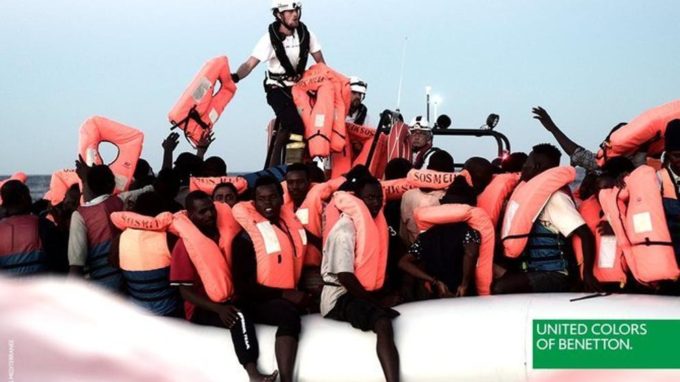 Campanya publicitària de Benetton amb imatges dels refugiats de l'Aquarius INCLASSIFICABLE: BENETTON